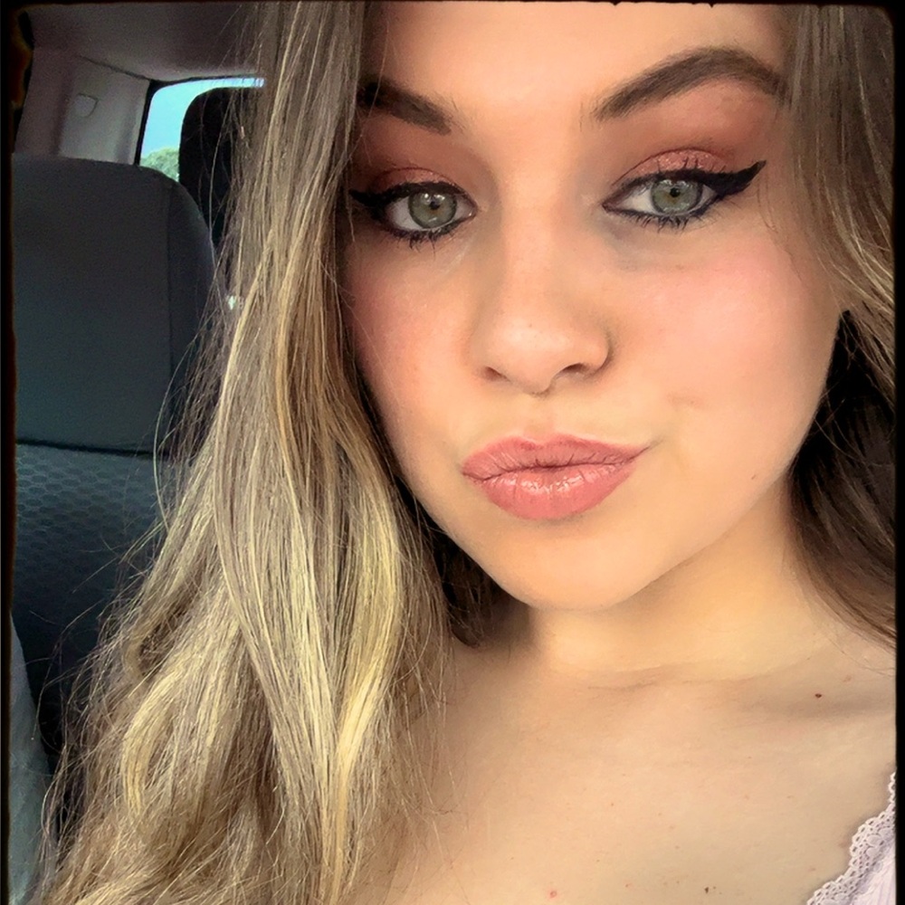 Meet your Posher, Sierra